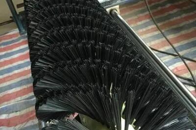 液晶玻璃清洗機毛刷輥廠家與您分享工業毛刷輥使用時的注意事項